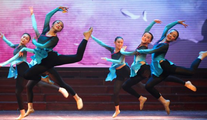 ���ھ�ʿ��C�ϰ�